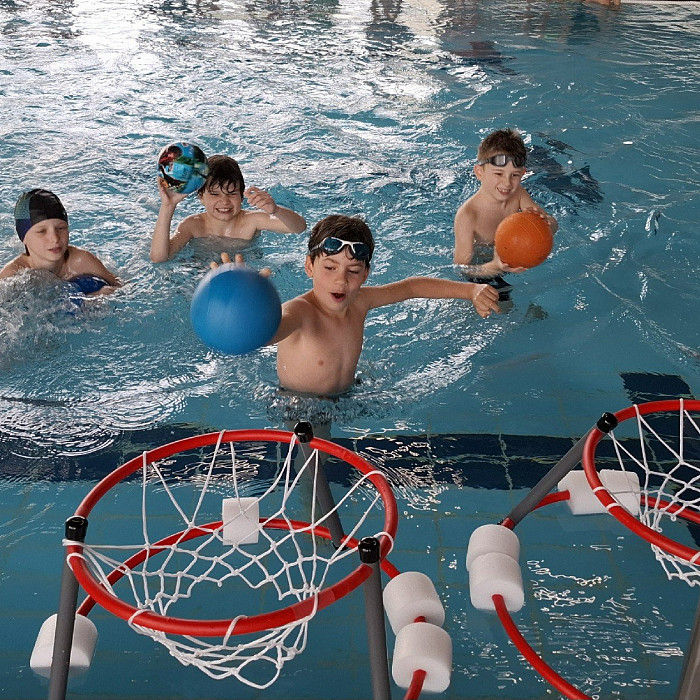 Tretješolci uživali v plavalnem tečaju v bazenih Tivolija