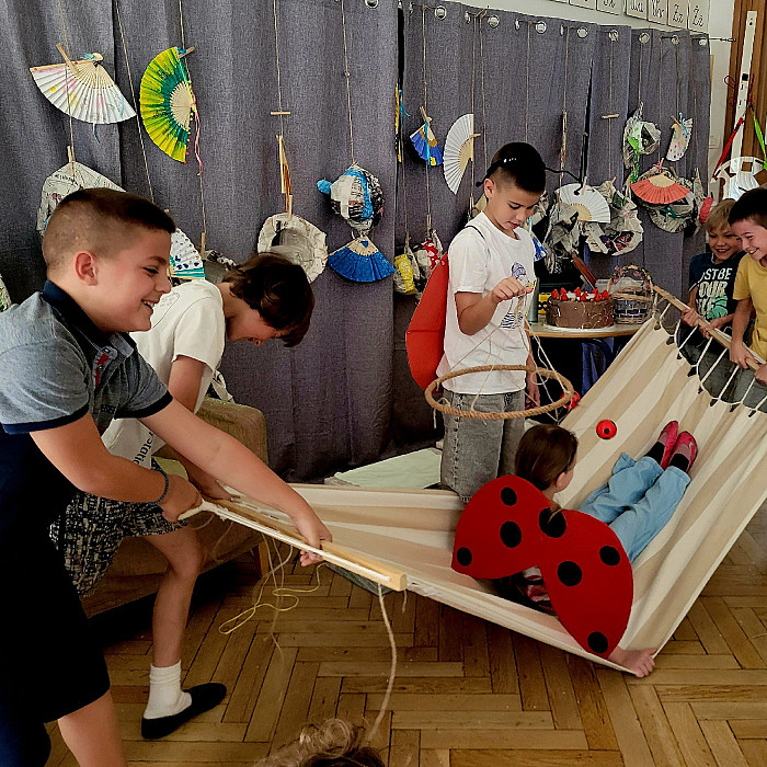 Pikapolonica praznuje, 3. a navdušuje