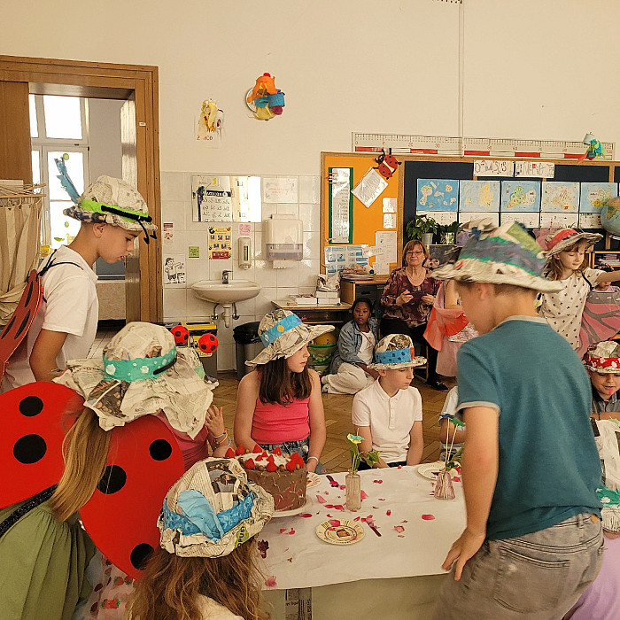 Pikapolonica praznuje, 3. a navdušuje