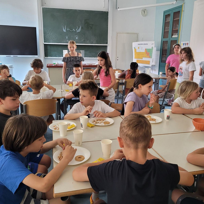 Slonova pasta in plesoči medvedek za tretješolce