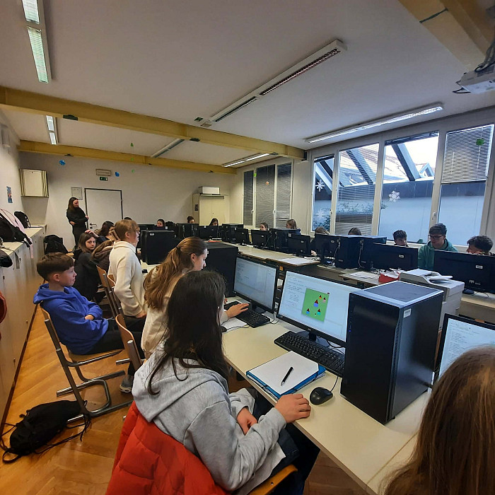Skok v prihodnost po izkušnje– akcija šolskega otroškega parlamenta (4. del)