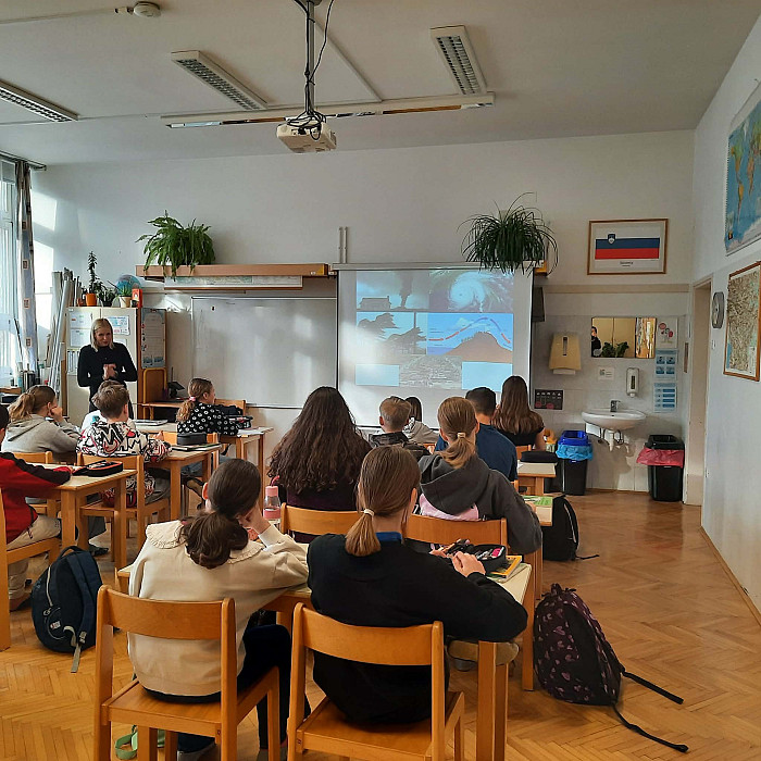 Skok v prihodnost po izkušnje – akcija šolskega otroškega parlamenta (5. del)